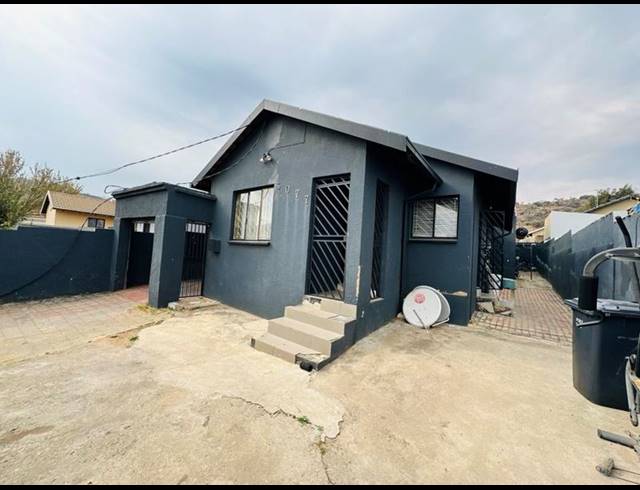 6 BEDROOM HOUSE FOR SALE IN NATURENA